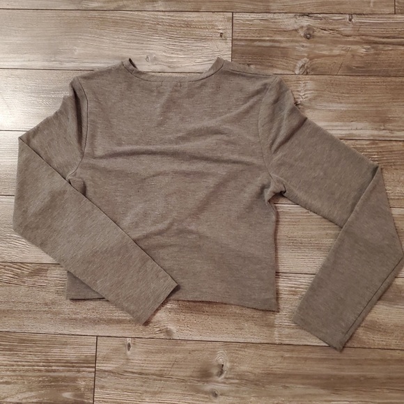 2/15$☪️     Grey✖️CropTop - Picture 4 of 4